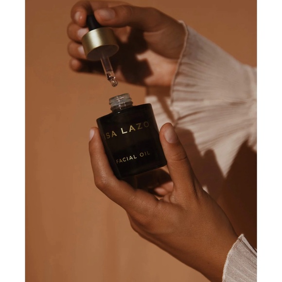New Isa Lazo Facial Oil - Picture 2 of 12